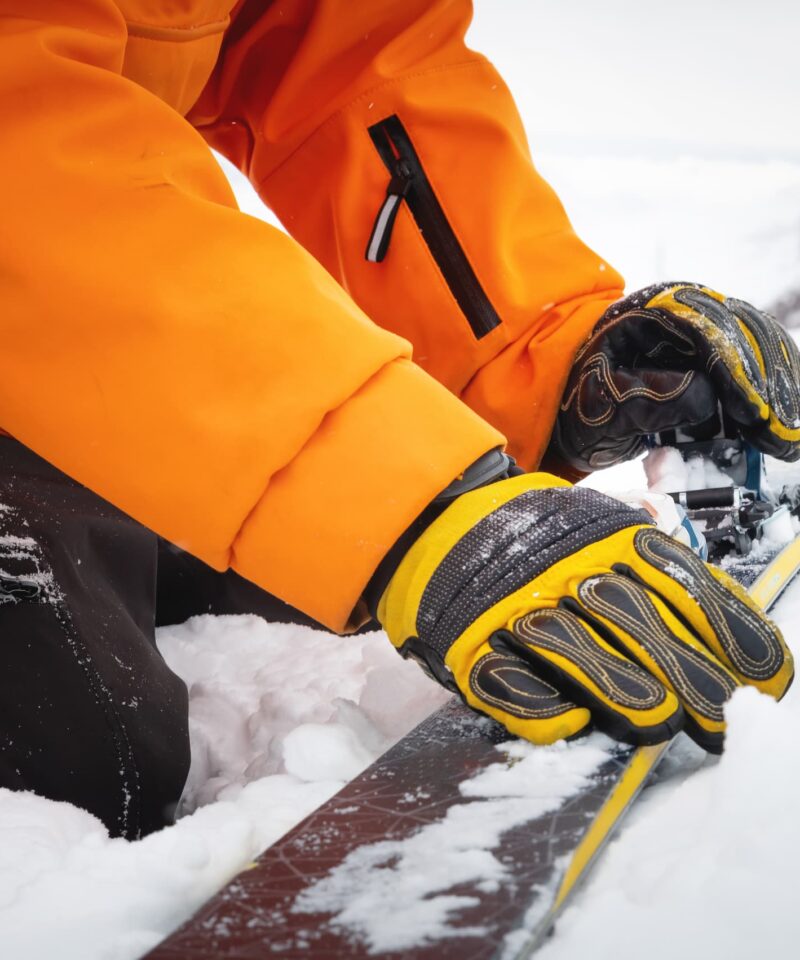 11Ski touring bindigns standards